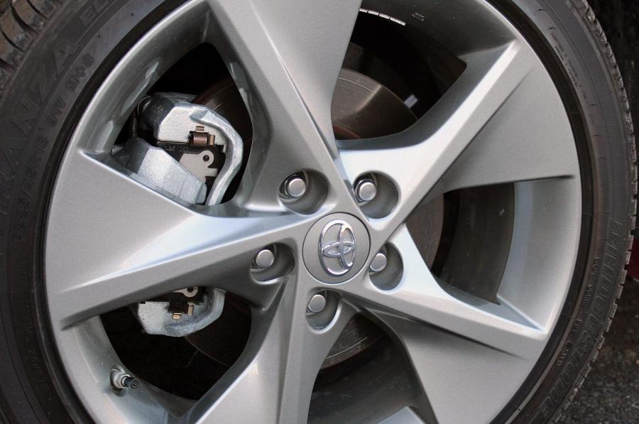  Toyota Camry SE V6 2012 года  (фото 35 из 37)